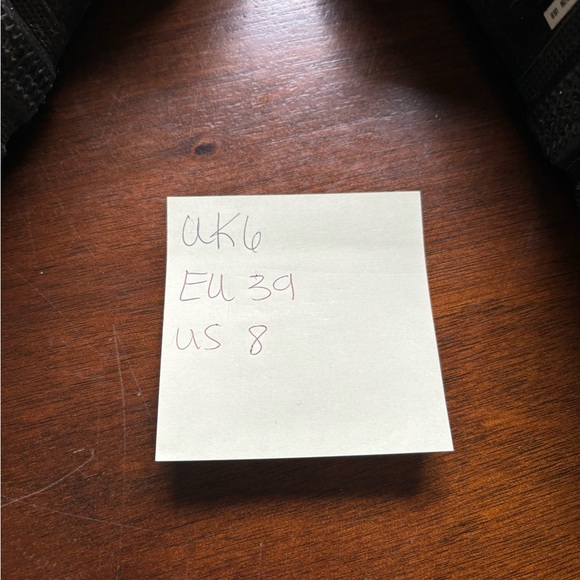 Hunter Rain Boots UK size 6 EU 39 US 8 worn once $70 dollars - Picture 3 of 3